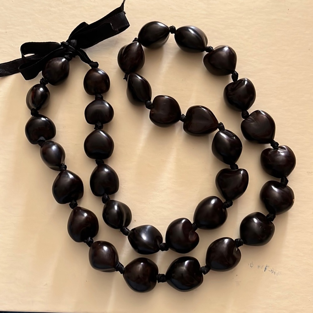 Hawaiian Kui Kui nut necklace Lei
